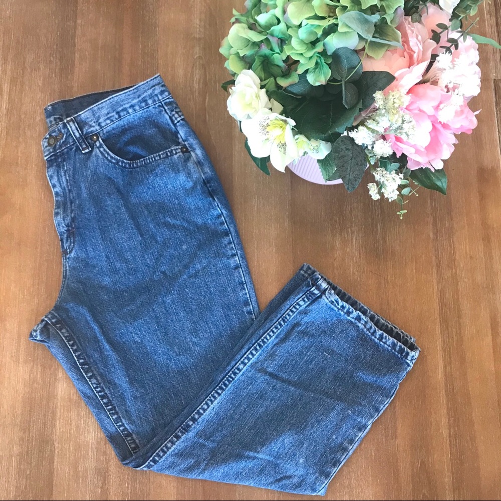 Vintage style high-rise mom jeans